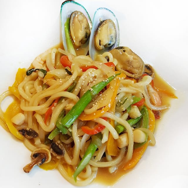 Seafood yaki Udon.